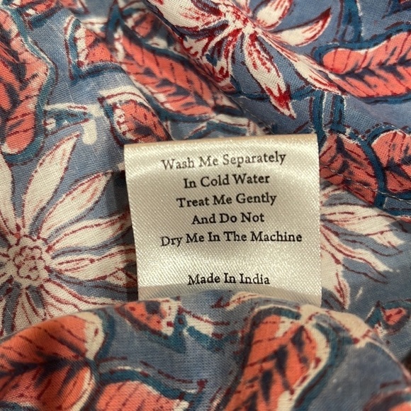 MILLE Block Print Floral Ruffle Shoulder Top SZ L Blue Pink - Picture 7 of 7